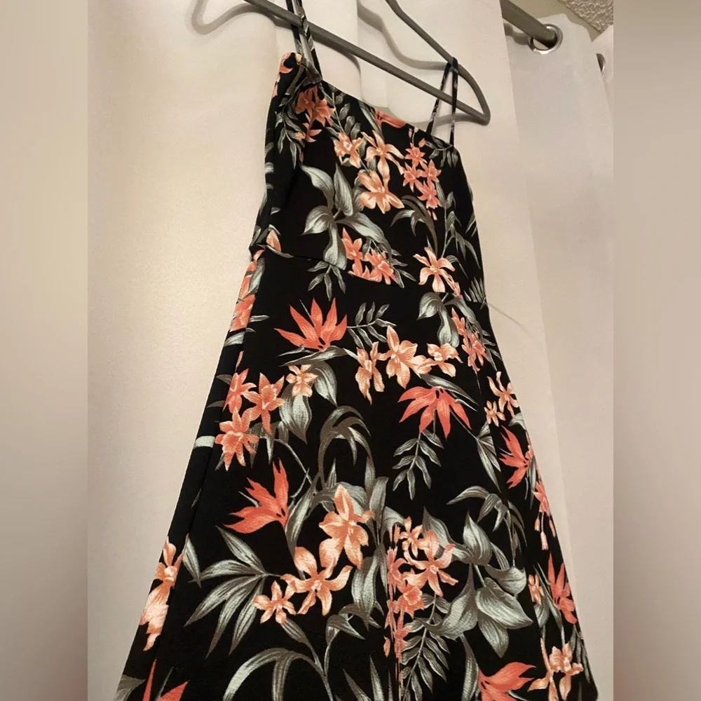 Beautiful floral dress *Nwot - Picture 5 of 5